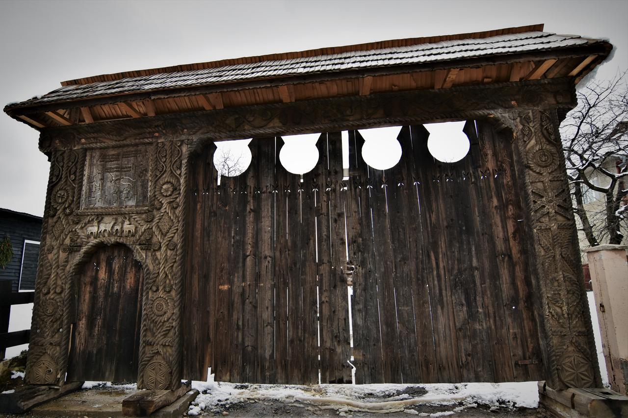 Iz de Maramures Surdesti  Exterior foto